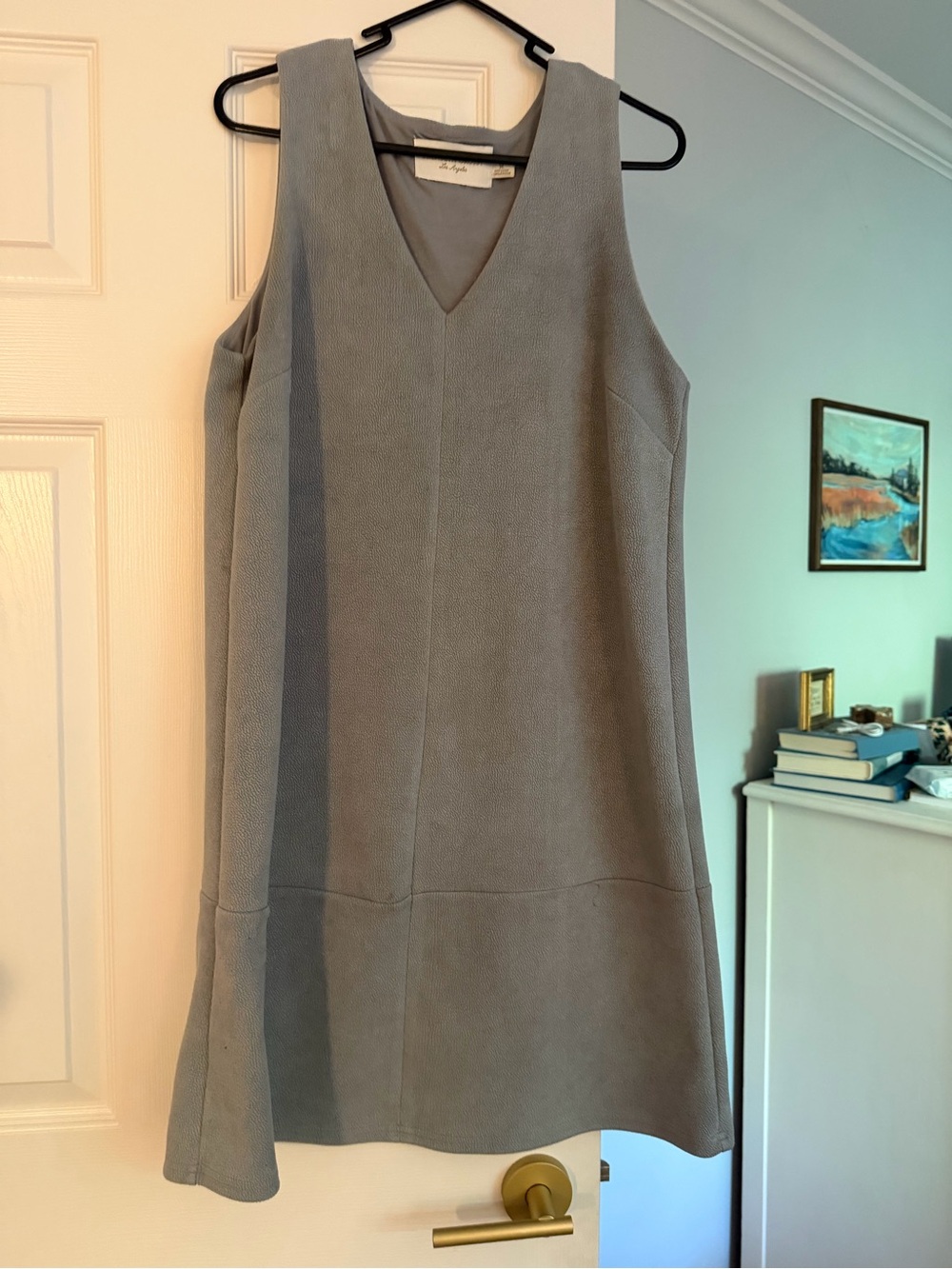 Elizabeth Arden Sleeveless V-Neck Shift Dress in Light Gray